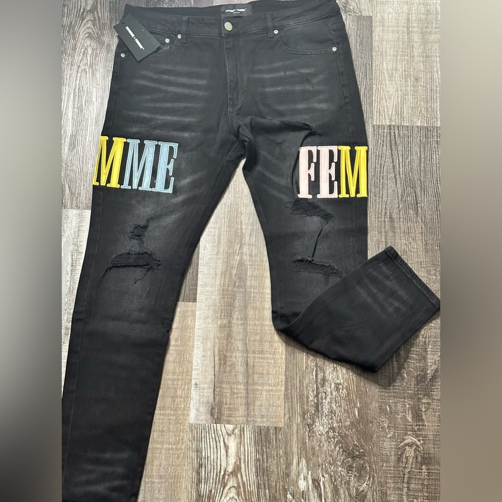 🔥 NWT- DESIGNER HOMME & FEMME EMBROIDERED JEANS🔥 SIZE 38🤩